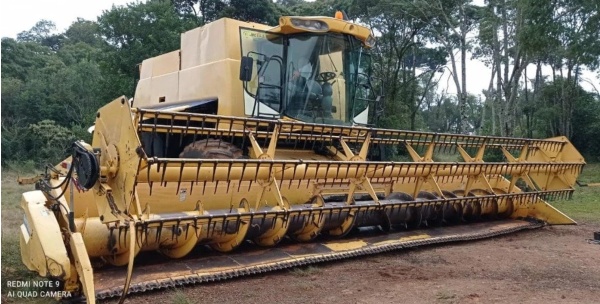 Colheitadeira New Holland CS660 ano 2004 - CS660 - Máquinas Agrícolas