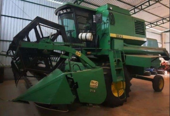 Colheitadeira John Deere 1175 ano 2003