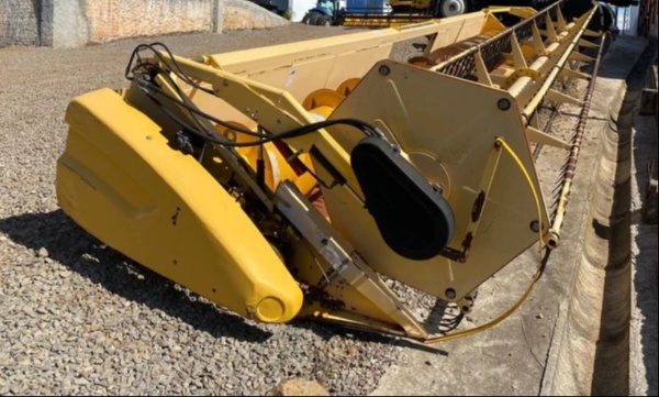 Outros implementos agrícolas New Holland PL 35 Sojeira ano 2008
