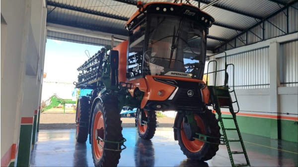 Pulverizador Autopropelido Stara Imperador 4000 ano 2020