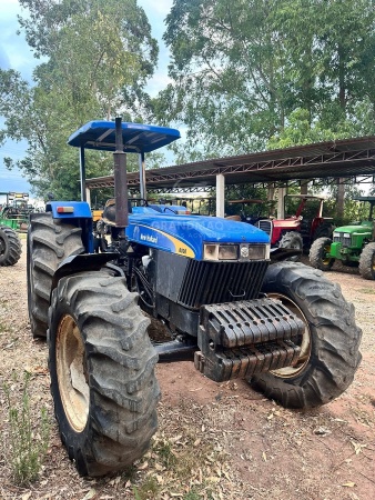 Trator New Holland 8030 ano 2009