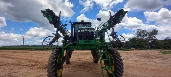Pulverizador Autopropelido John Deere M4030 ano 2020