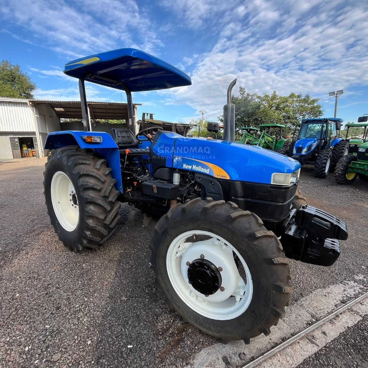 Trator New Holland TT3840 ano 2013
