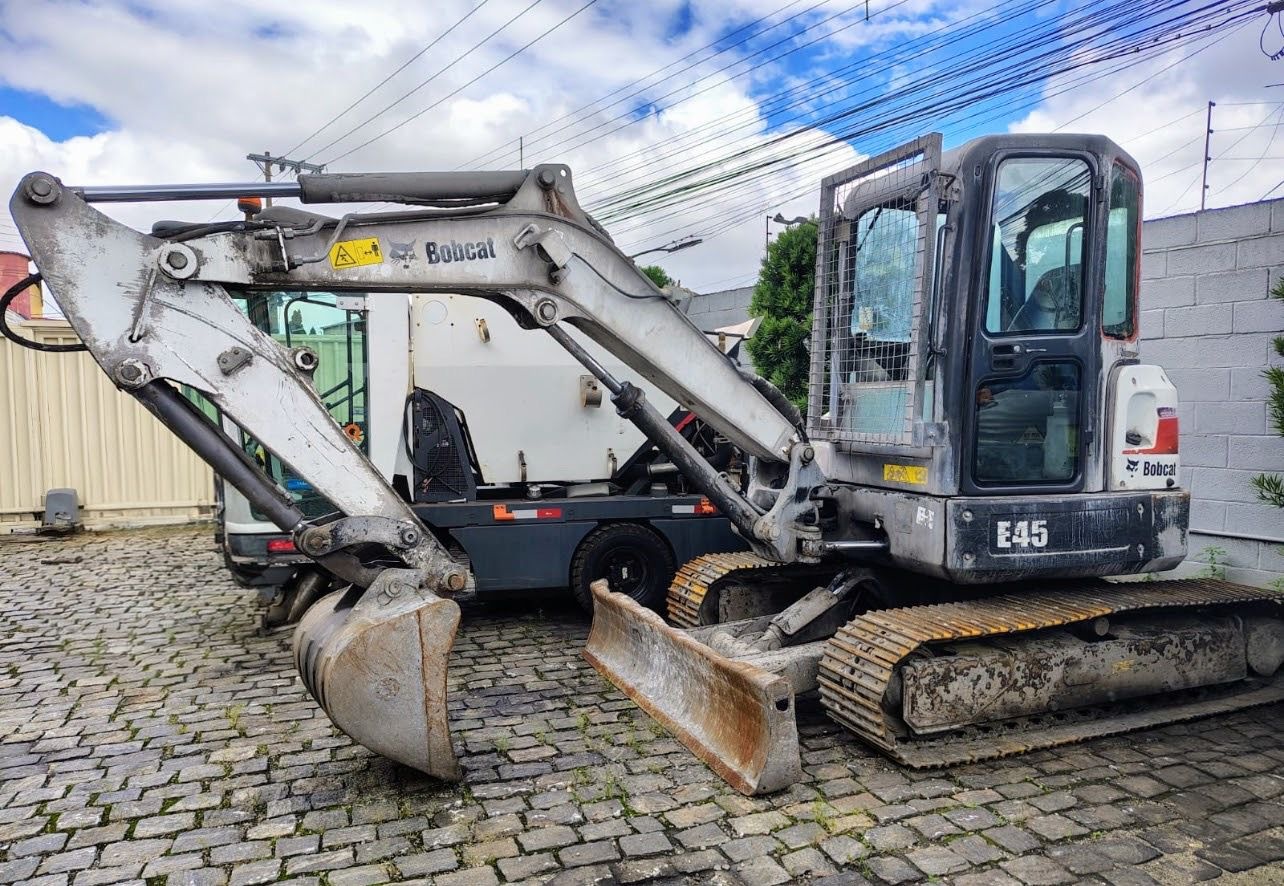 Mini Escavadeira Bobcat E45 ano 2021
