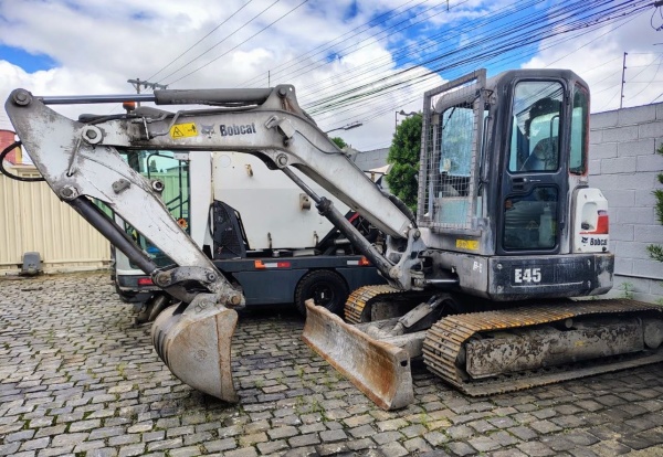 Mini Escavadeira Bobcat E45 ano 2021