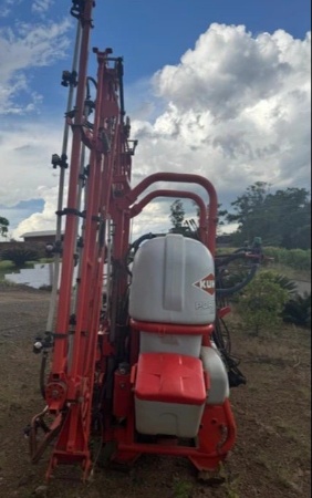Pulverizador Kuhn Porter ST600 ano 2013