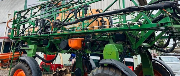 Pulverizador Autopropelido Stara Gladiador 2300 ano 2012