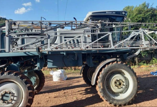 Pulverizador Autopropelido Jan power jet 2500 ano 2011