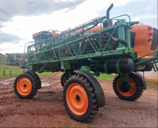 Pulverizador Autopropelido Stara imperador 2650 ano 2013