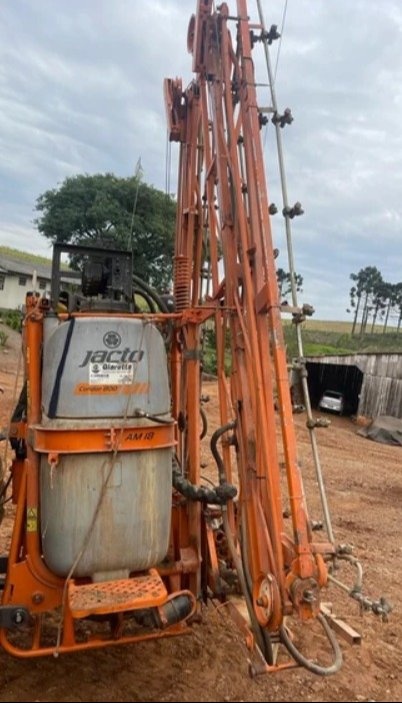 Pulverizador Jacto CONDOR 800 ano 2016