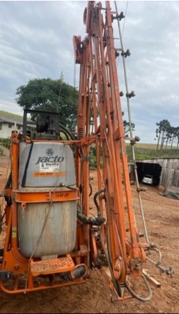 Pulverizador Jacto CONDOR 800 ano 2016