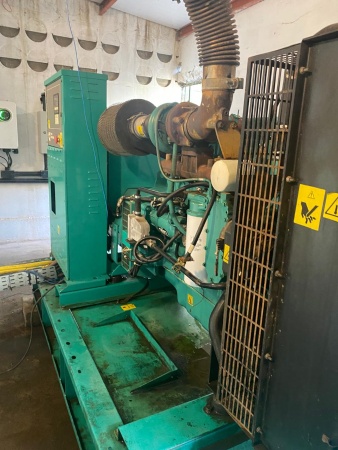 Gerador de Energia Cummins 200 kVA ano 2010