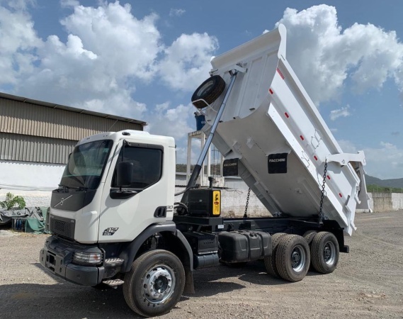 Caminhão Volvo VM330 ano 2021 - VM330 - Caminhões e Carretas