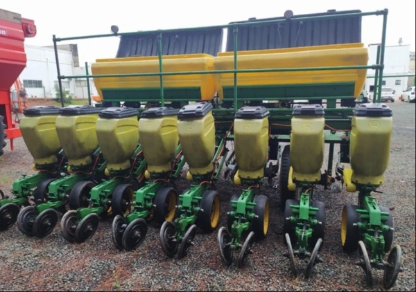 Plantadeira John Deere 1109 ano 2008