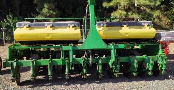 Plantadeira John Deere 2109 ano 2010