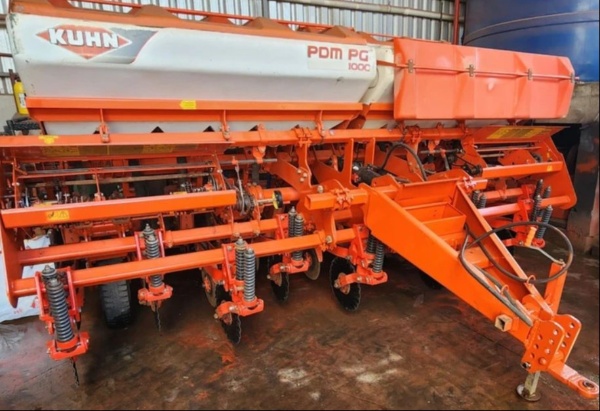 Plantadeira Kuhn PDM PG 1000 ano 2012