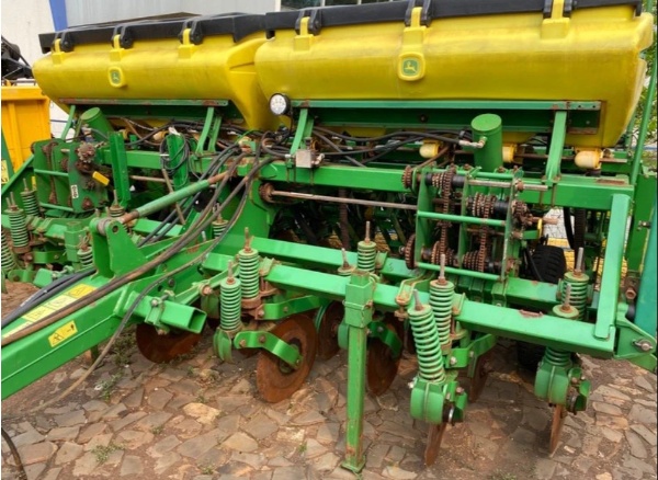 Plantadeira John Deere 1109 ano 2014