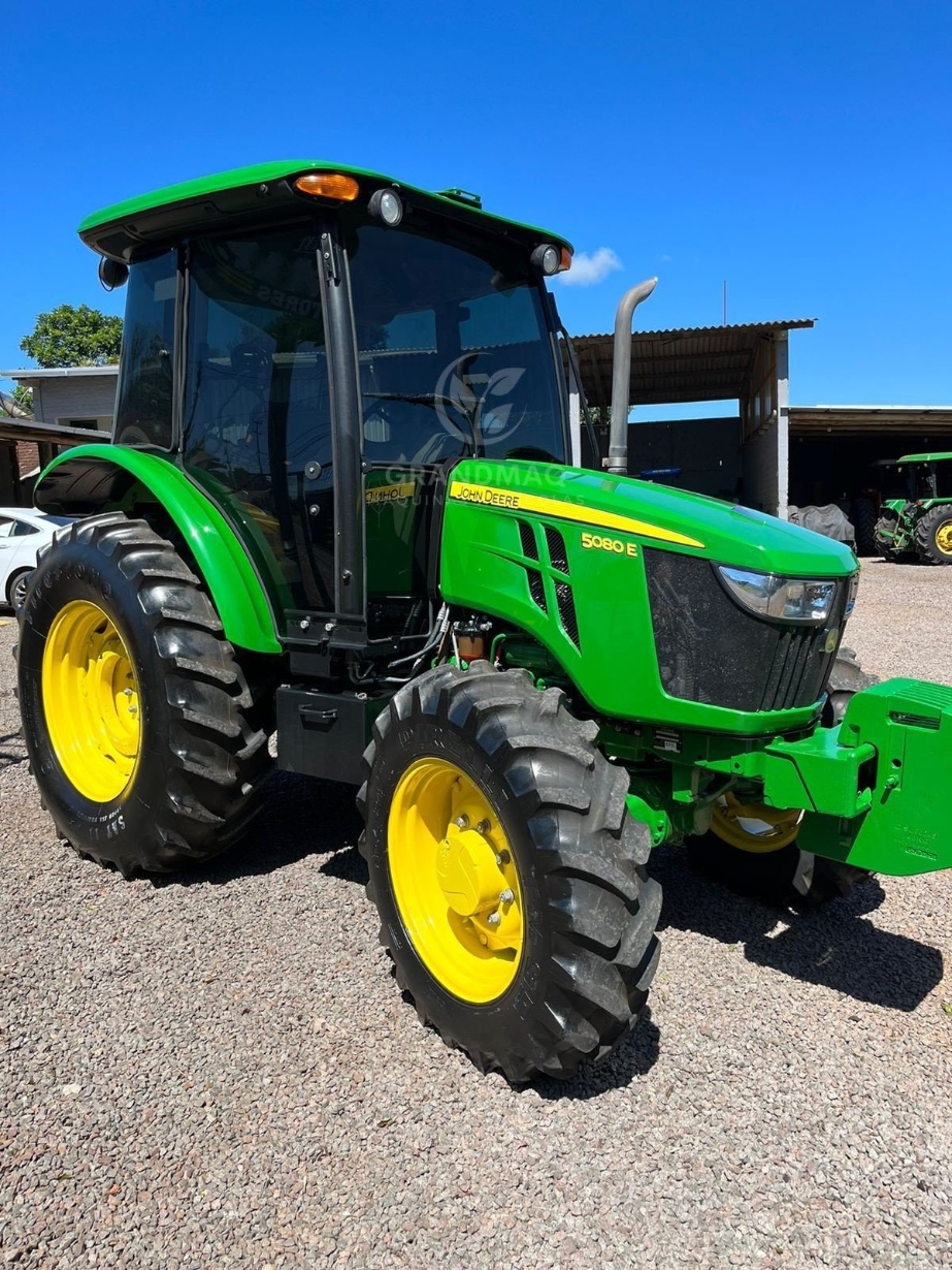 Trator John Deere 5080E ano 2022