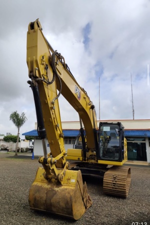 Escavadeira Caterpillar 320 ano 2022