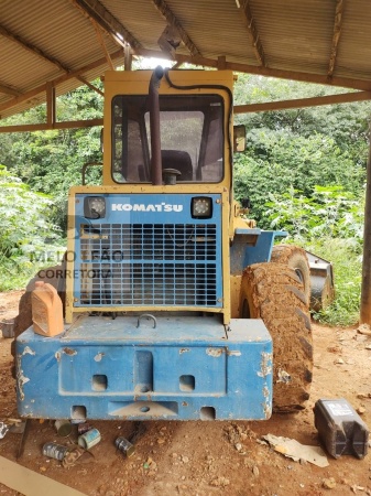 Pá Carregadeira Komatsu WA180 ano 2004