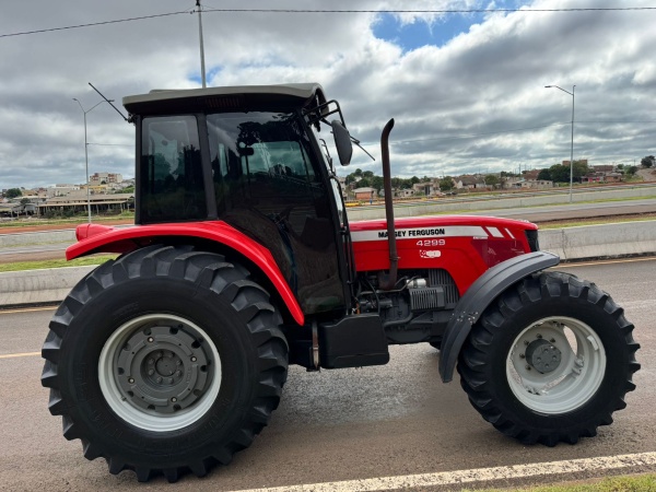 Trator Massey Ferguson MF 4299 ano 2013