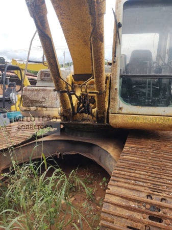 Escavadeira New Holland e215-b ano 2008