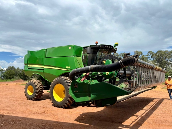 Colheitadeira John Deere S540 ano 2016