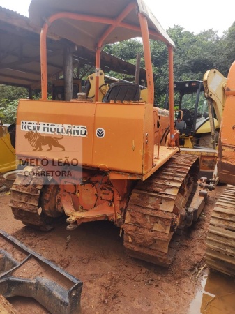 Trator de Esteira New Holland 7D ano 2001