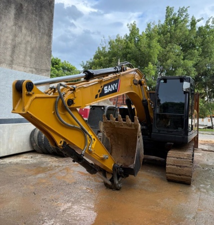 Escavadeira SANY SY135 C ano 2023