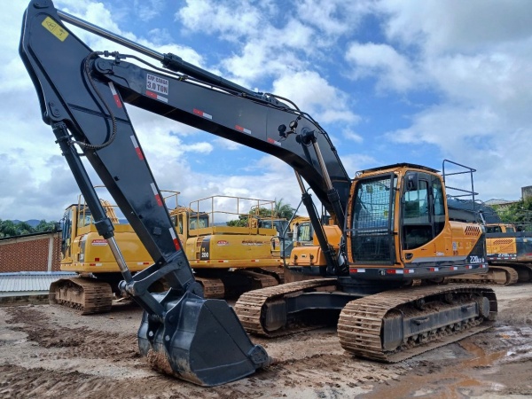 Escavadeira Hyundai R220LC-9 ano 2020 - R220LC-9 - Máquinas de Linha Amarela
