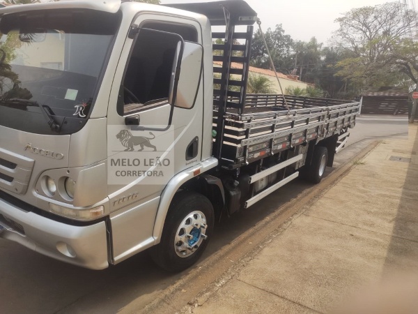 Caminhão Mercedes Benz Accelo 1016 ano 2016