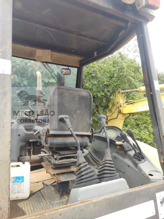 Retroescavadeira New Holland B95B ano 2013