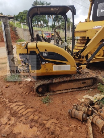 Escavadeira Caterpillar 302.5C ano 2012