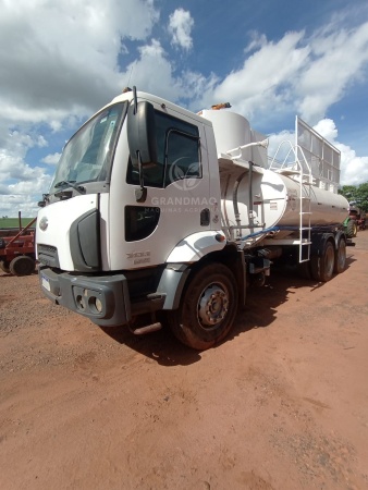 Caminhão Ford Cargo 3133 ano 2017