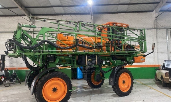 Pulverizador Autopropelido Stara Gladiador 2300 ano 2010