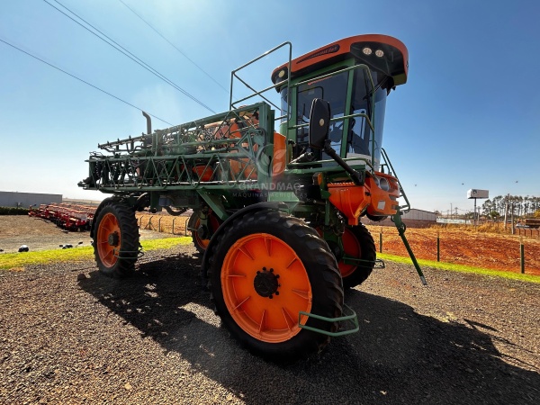 Pulverizador Autopropelido Stara IMPERADOR 3100 ano 2013