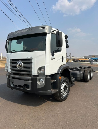 Caminhão Volkswagen 31.330 - Caminhões e Carretas