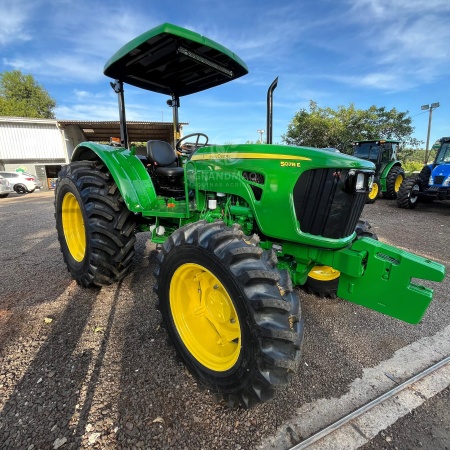 Trator John Deere 5078 E ano 2012