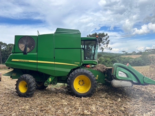 Colheitadeira John Deere S430 ano 2017