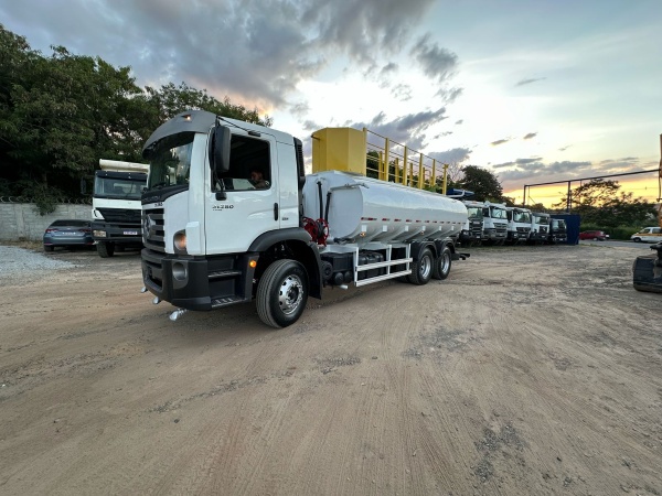 Caminhão Volkswagen 31.280 ano 2019 - 31.280 - Caminhões e Carretas