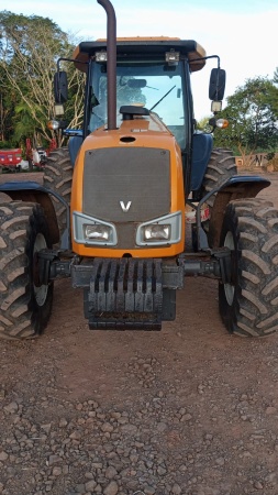 Trator Valtra BM125i ano 2013 - BM125i - Máquinas Agrícolas