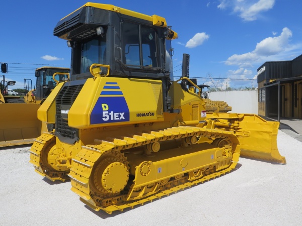 Trator de Esteira Komatsu D51EX-22 ano 2012