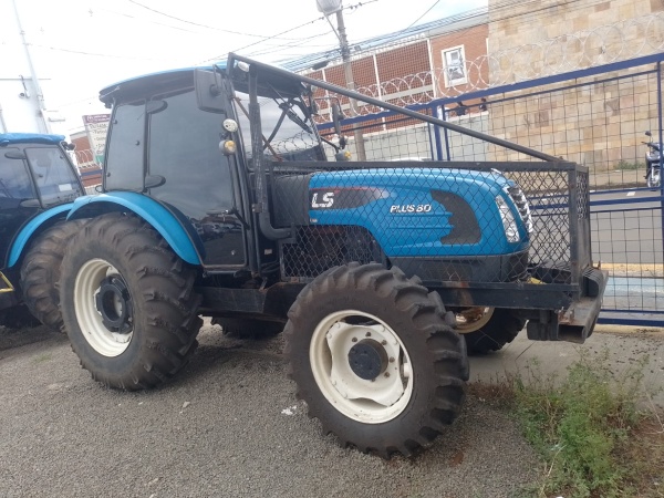 Trator LS Tractor Plus 80 ano 2023
