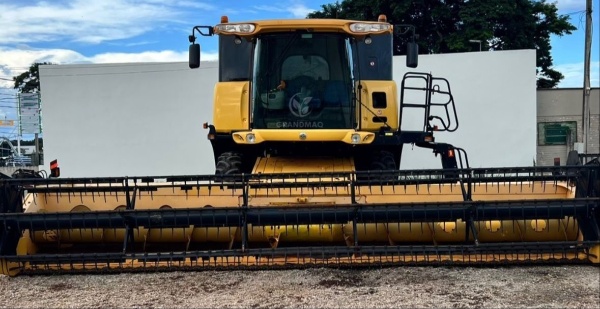 Colheitadeira New Holland CR 5.85 ano 2016