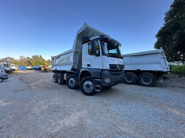 Caminhão Mercedes Benz Arocs 4851 ano 2022 - Arocs 4851 - Caminhões e Carretas
