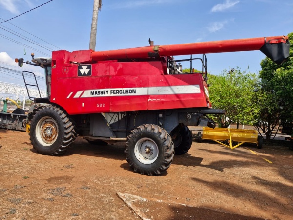 Colheitadeira Massey Ferguson MF 9690 ano 2011