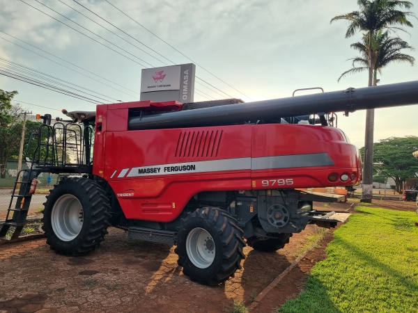 Colheitadeira Massey Ferguson MF 9795 ano 2017