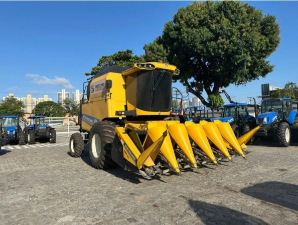Colheitadeira New Holland tx 5.90 ano 2023