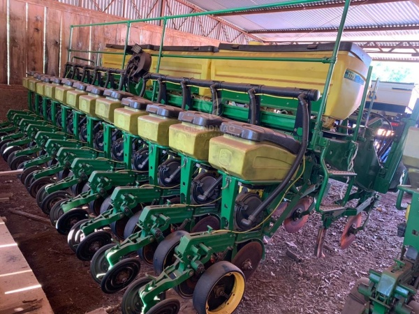 Plantadeira John Deere 1113 ano 2010