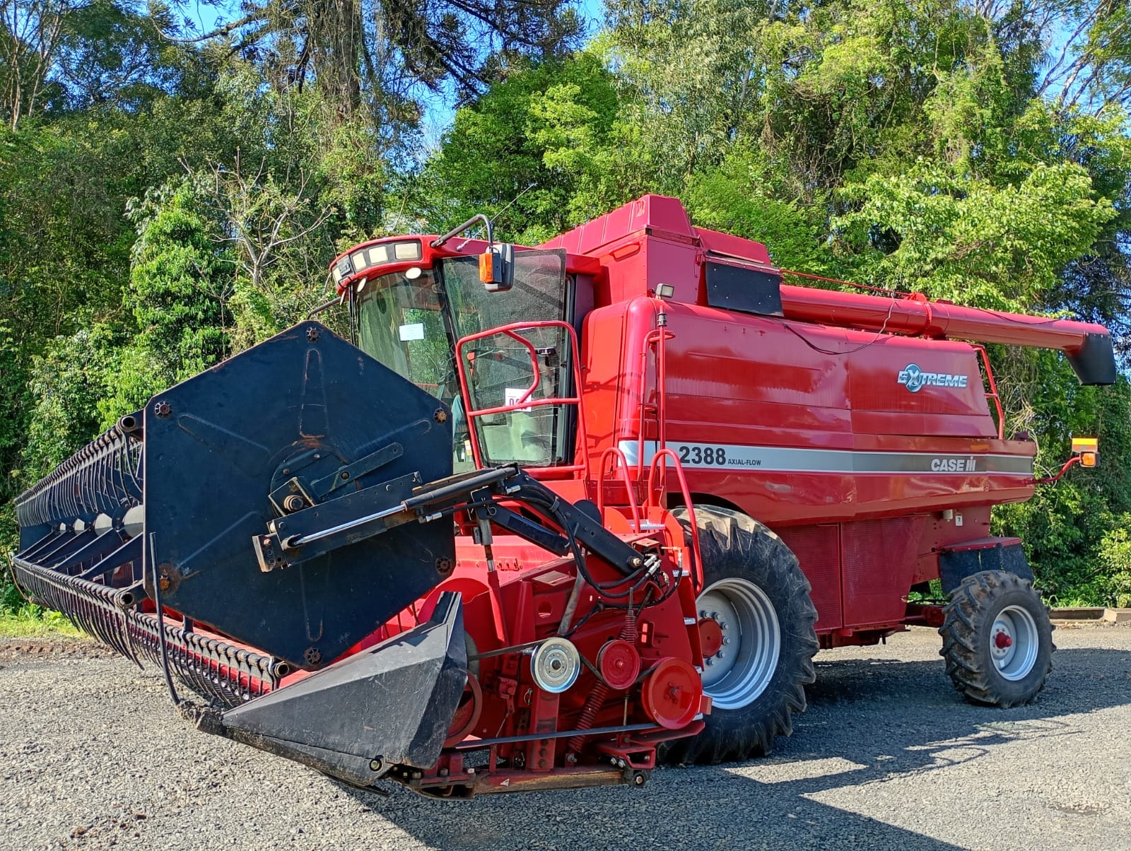 Colheitadeira Case Axial-Flow 2388 ano 2002